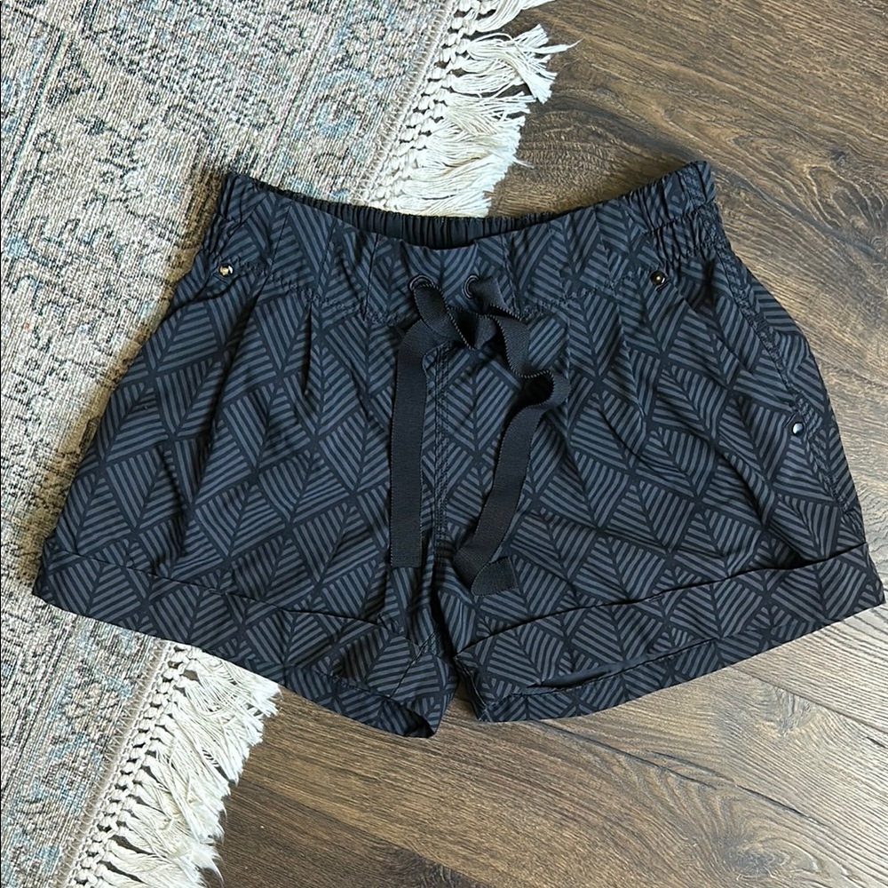 Lululemon Spring Break Away Shorts